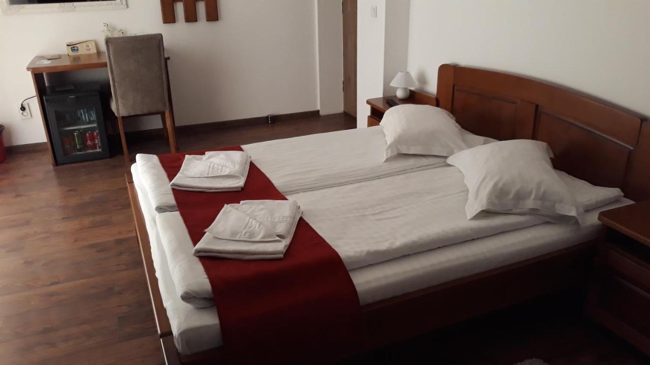 Casa Irinella Bed and Breakfast Satu Mare Exteriör bild