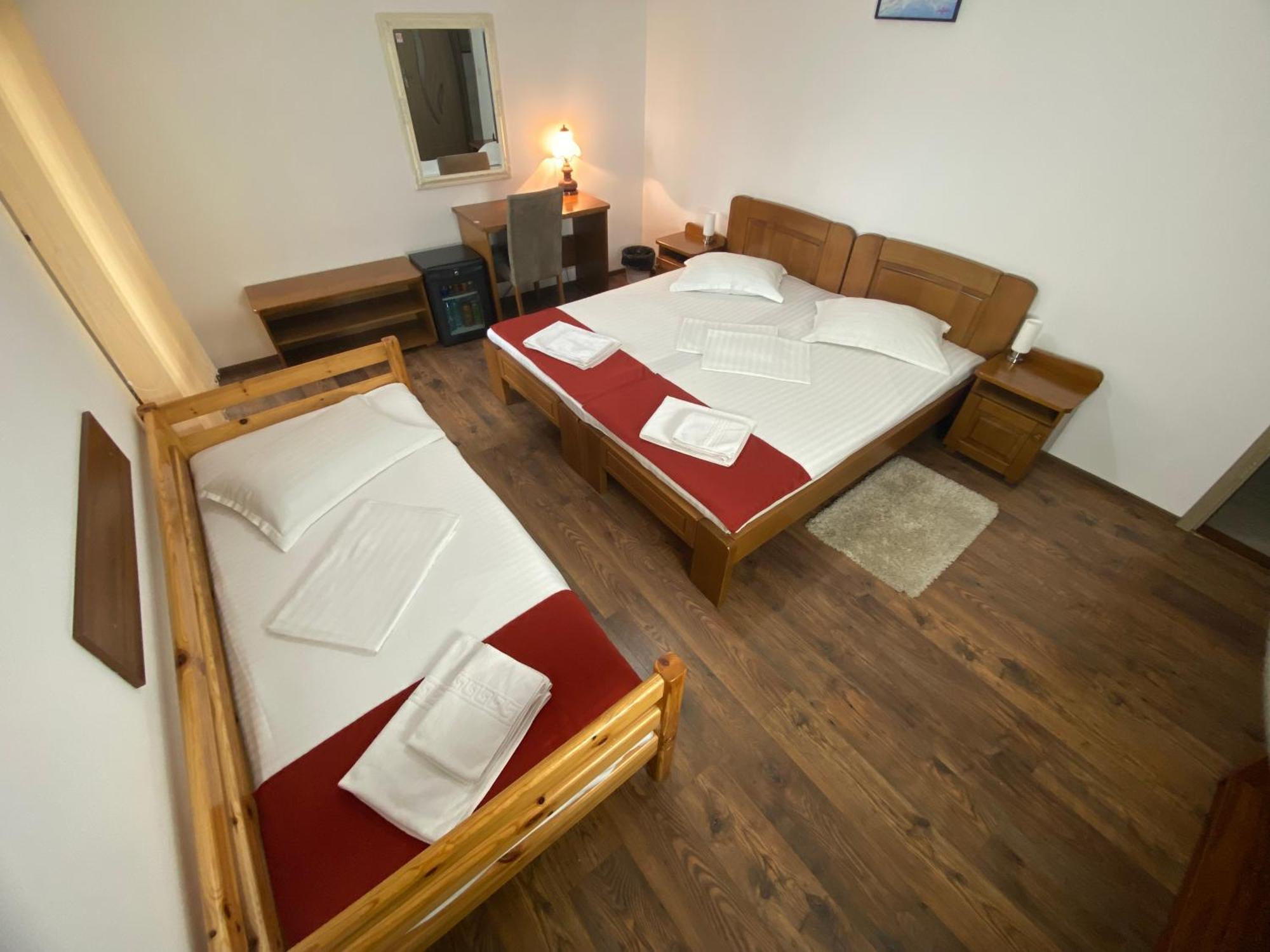 Casa Irinella Bed and Breakfast Satu Mare Exteriör bild